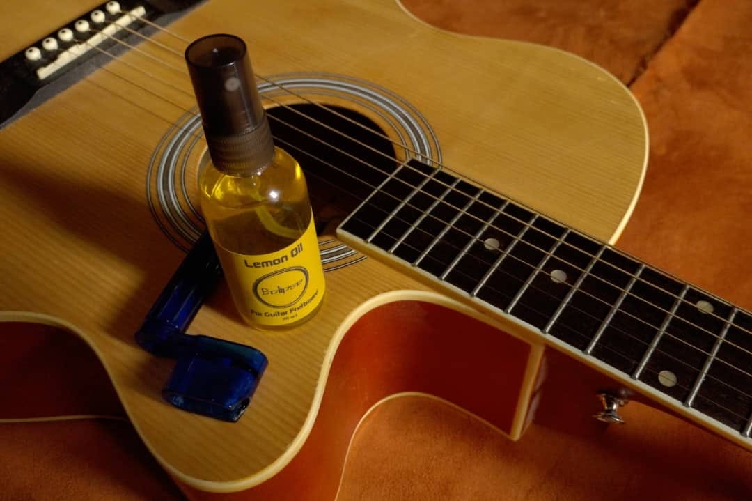 روغن لیموتمیز کننده گیتار روغن لیموتمیز کننده گیتار